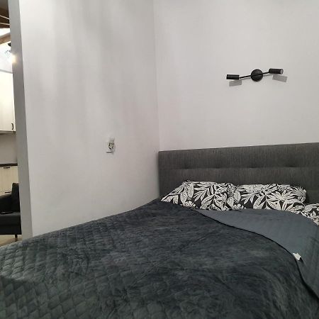 Apartamentai Su Jacuzzi ปาเนเวชิส ภายนอก รูปภาพ