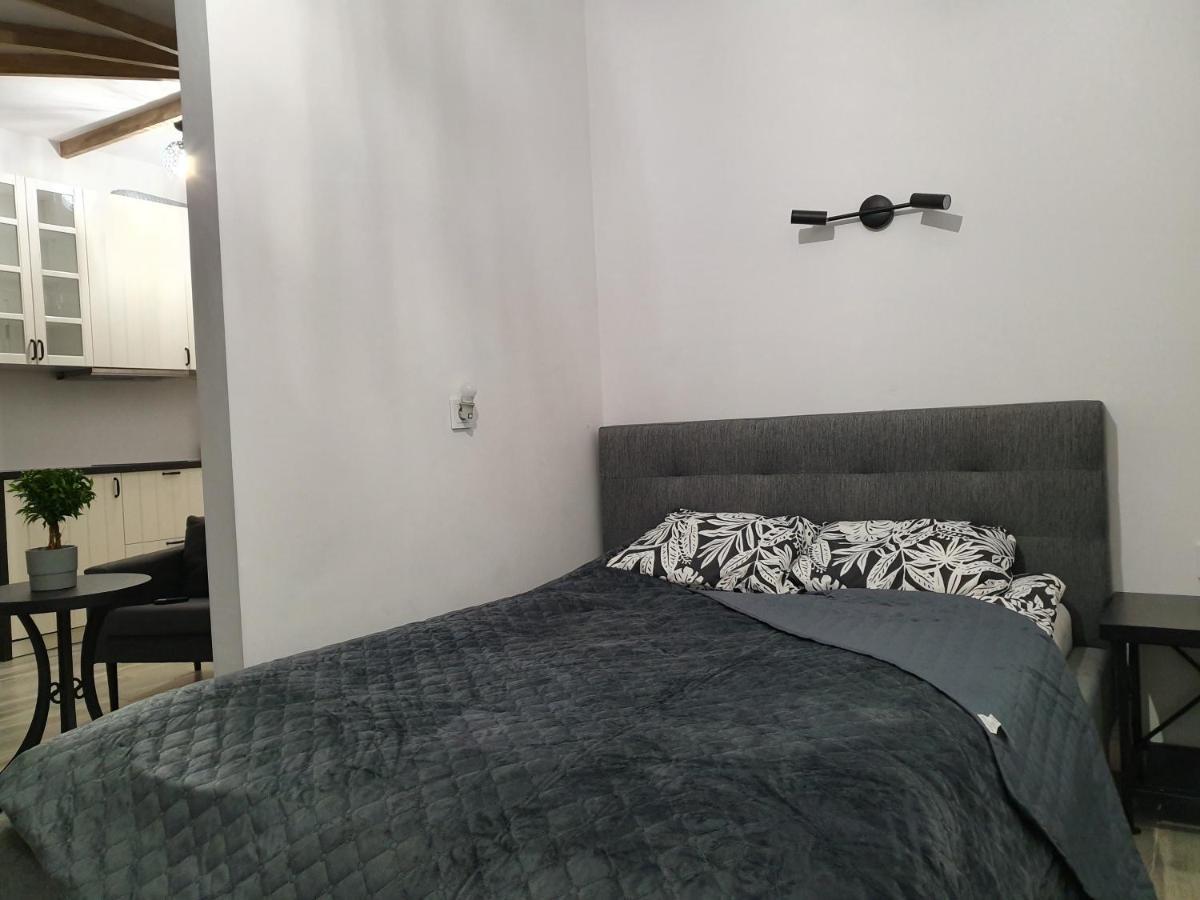 Apartamentai Su Jacuzzi ปาเนเวชิส ภายนอก รูปภาพ