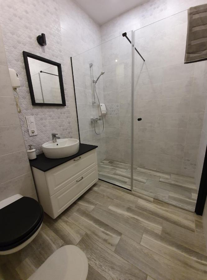 Apartamentai Su Jacuzzi ปาเนเวชิส ภายนอก รูปภาพ